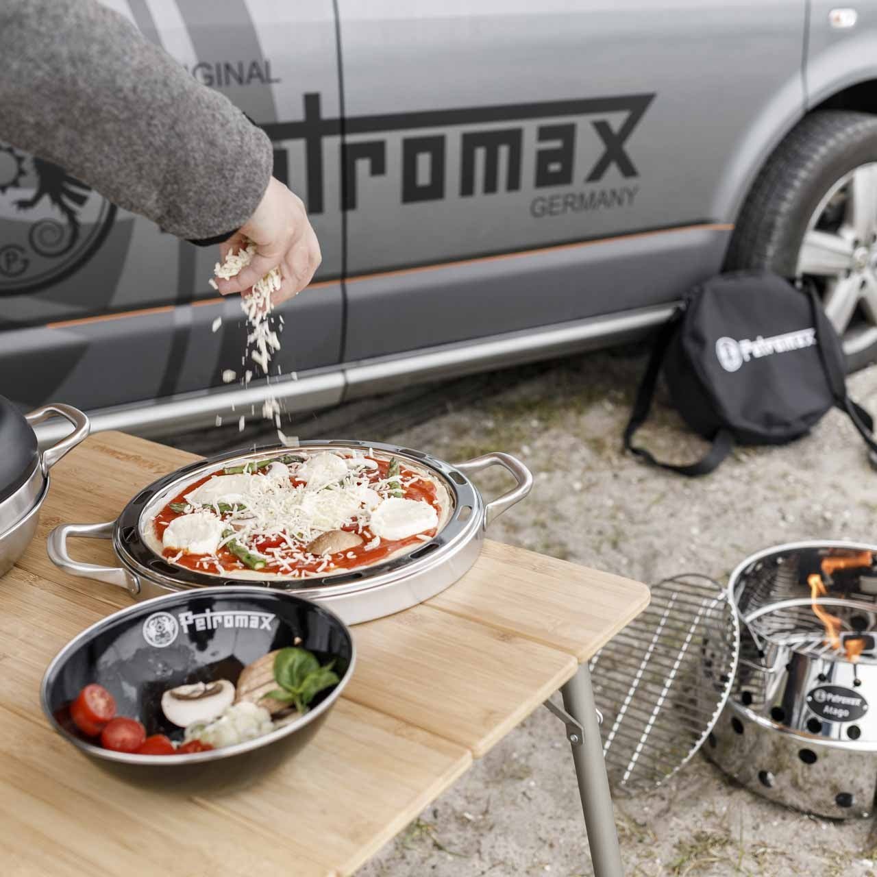 Petromax Backblech für Camping Backofen - grillstarshop.comPetromax Backblech für Camping BackofenPetromaxgrillstarshop.comptcamp - oven - bake4250435790854