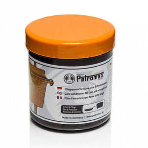 Petromax Einbrenn - und Pflegepaste für Feuertöpfe/Dutch Oven - grillstarshop.comPetromax Einbrenn - und Pflegepaste für Feuertöpfe/Dutch OvenPetromaxgrillstarshop.comft - pflege4250435707098