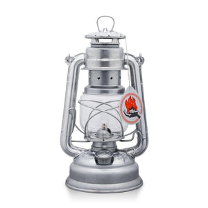 Petromax Feuerhand Sturmlaterne 276, Verzinkt - grillstarshop.comPetromax Feuerhand Sturmlaterne 276, VerzinktPetromaxgrillstarshop.com276 - zink4250435703007