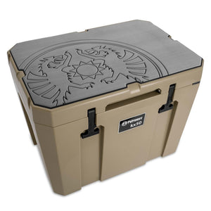 Petromax Haftauflage für Kühlbox kx50, grau mit Drachenlogo - grillstarshop.comPetromax Haftauflage für Kühlbox kx50, grau mit DrachenlogoPetromaxgrillstarshop.comptkx50 - padg - d4250435790519