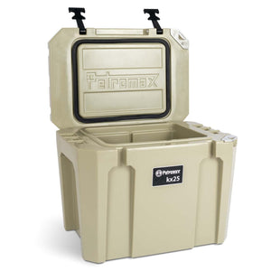 Petromax Kühlbox 25 Liter - Sand - grillstarshop.comPetromax Kühlbox 25 Liter - SandPetromaxgrillstarshop.compt - kx25 - sand4250435790380
