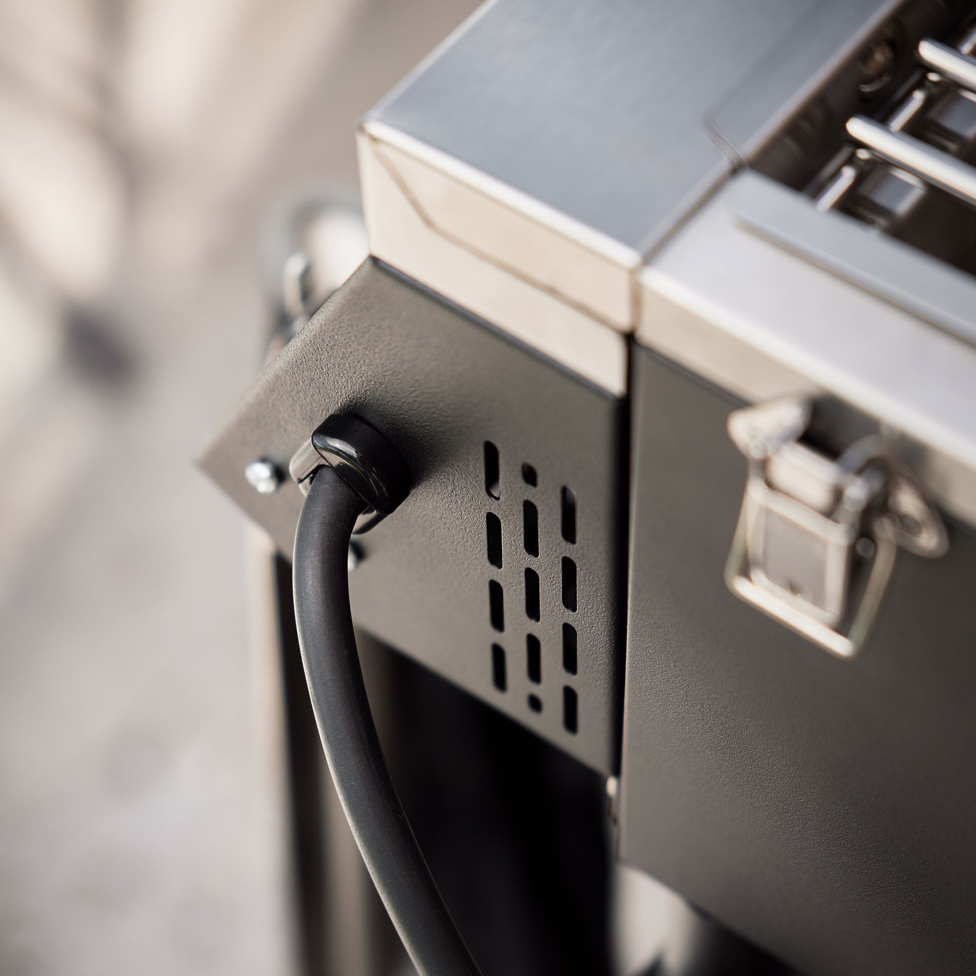 Rösle Elektrogrill BBQ - Portable Videro E2 - P - grillstarshop.comRösle Elektrogrill BBQ - Portable Videro E2 - PRöslegrillstarshop.com255824004293255822