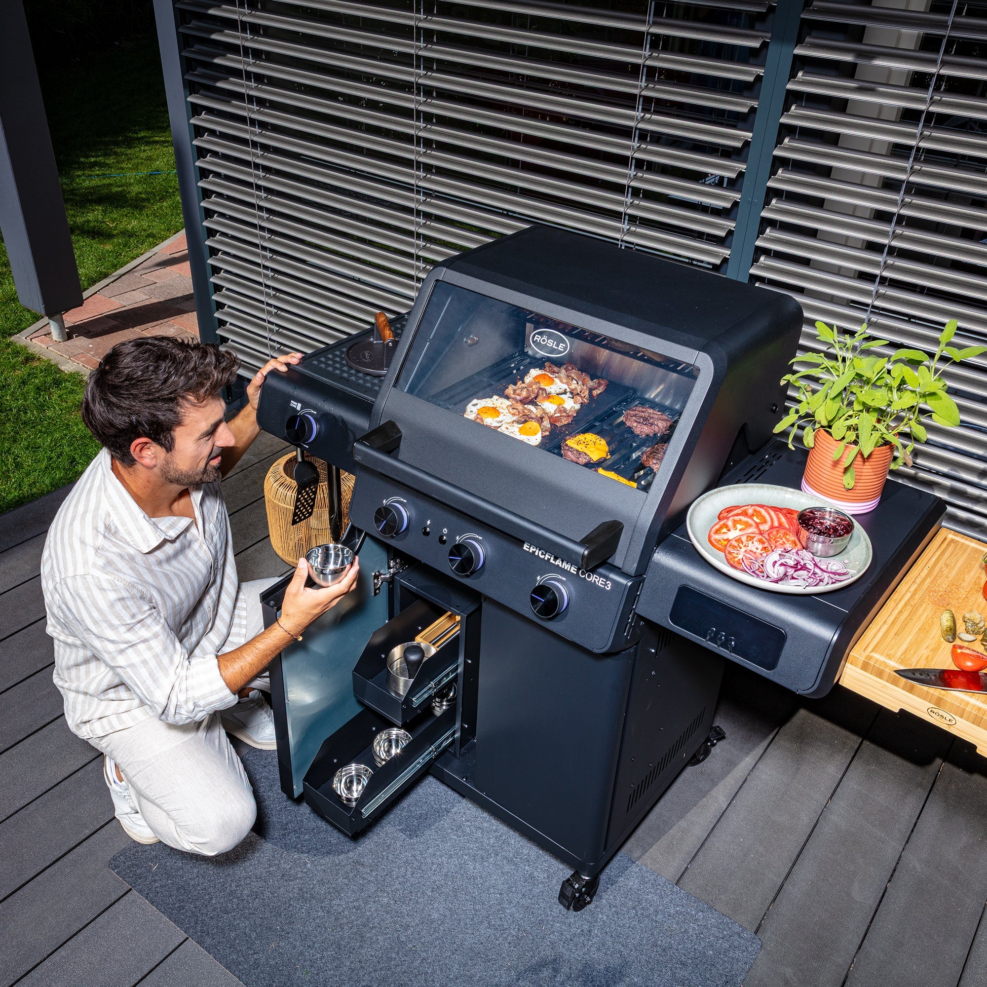 Rösle Epicflame Core 3 | Neustes Modell - grillstarshop.comRösle Epicflame Core 3 | Neustes ModellRöslegrillstarshop.com