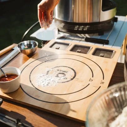 Solo Stove Pi Schneidebrett mit Auffangschalen - grillstarshop.comSolo Stove Pi Schneidebrett mit AuffangschalenSolo Stovegrillstarshop.com