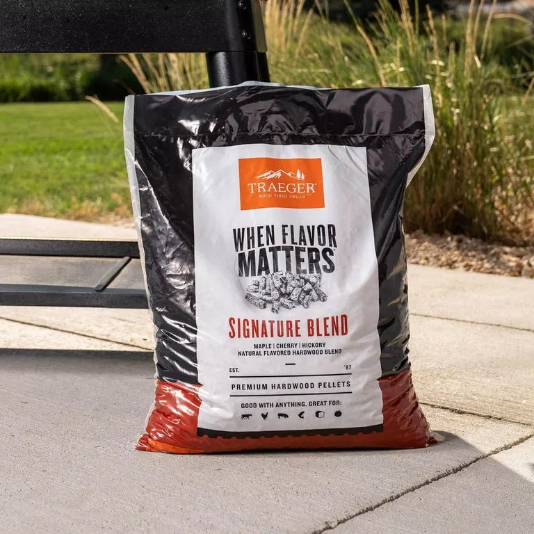 Traeger Pellets, Signature Blend 9kg - grillstarshop.comTraeger Pellets, Signature Blend 9kgTraegergrillstarshop.com