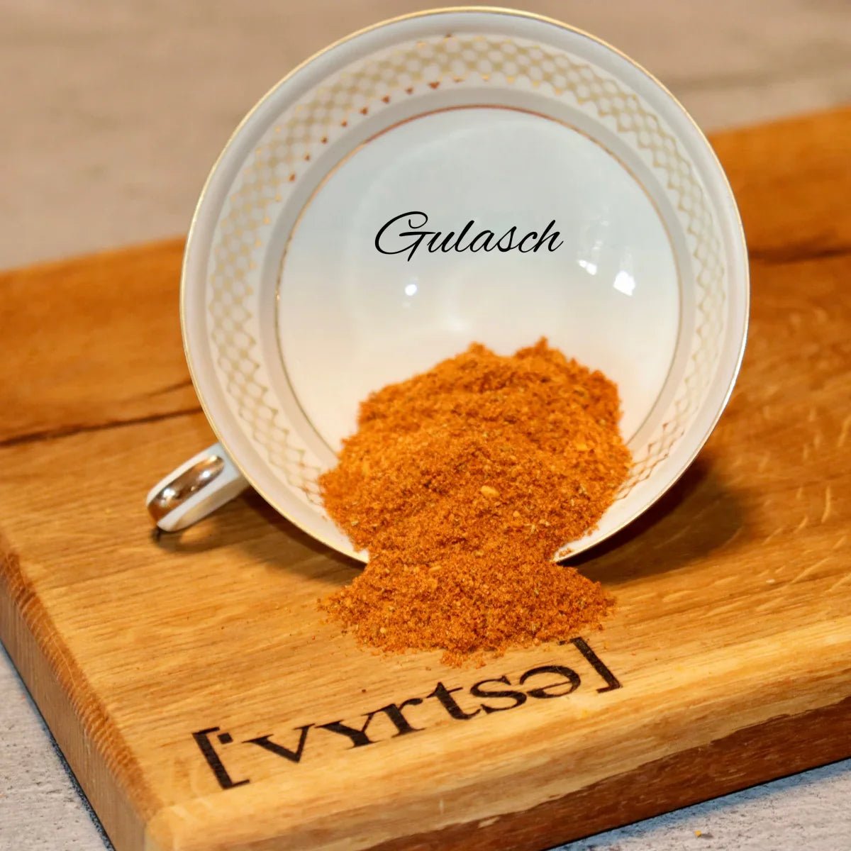 ['Vyrtse] Gulasch scharf, 90g - grillstarshop.com['Vyrtse] Gulasch scharf, 90gLebensmittel['Vyrtse]grillstarshop.com